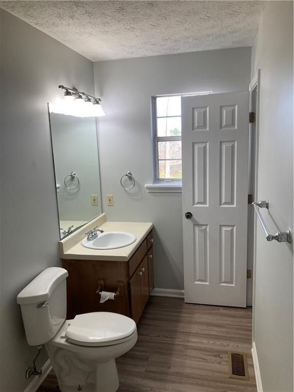 Highpoint Rd, Snellville, GA 30078