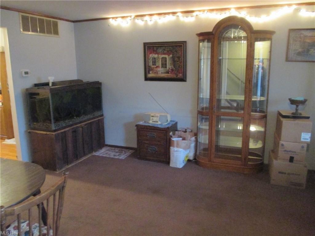 Lee Terrace Dr, Wickliffe, OH 44092