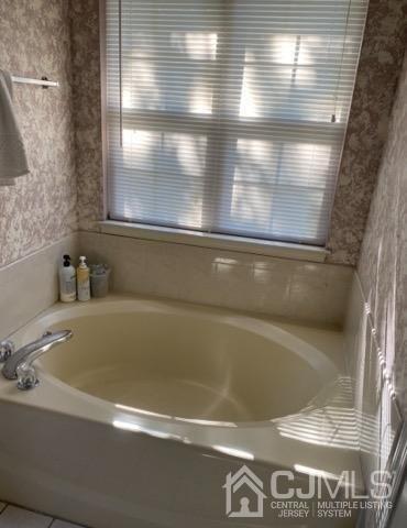Dahlia Cir, Dayton, NJ 08810