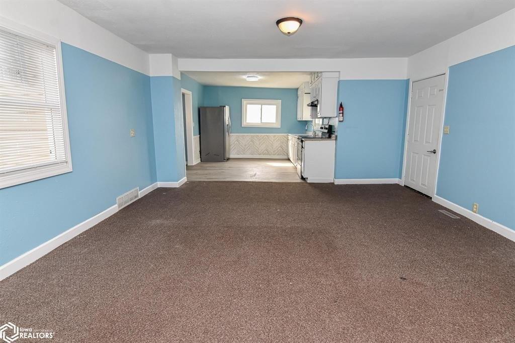 W Nevada St, Marshalltown, IA 50158