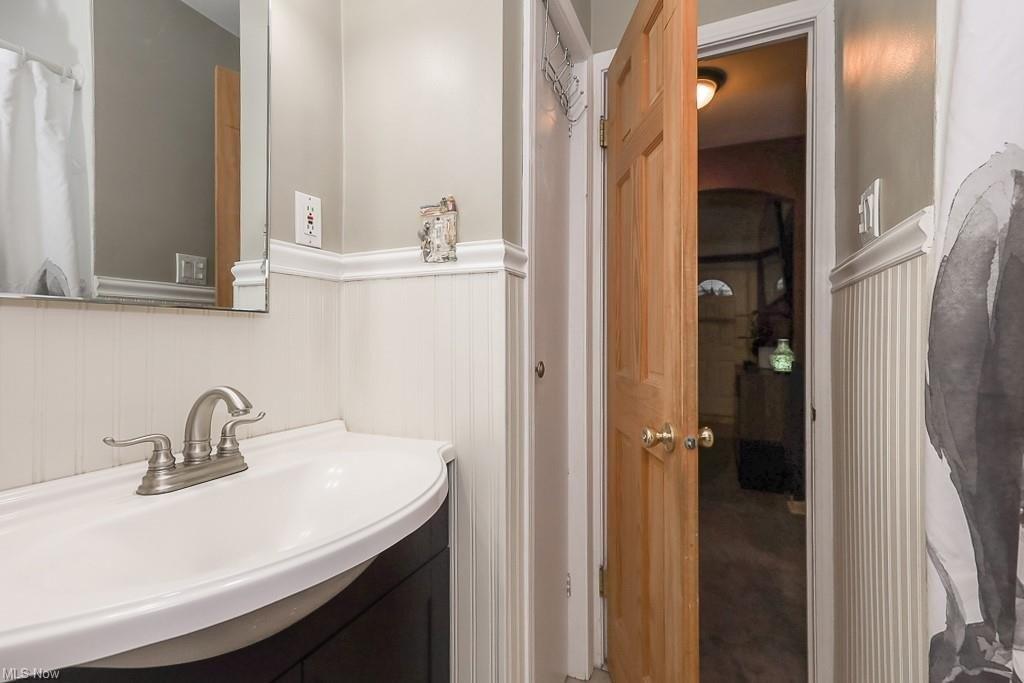 Montauk Ave, Parma, OH 44134
