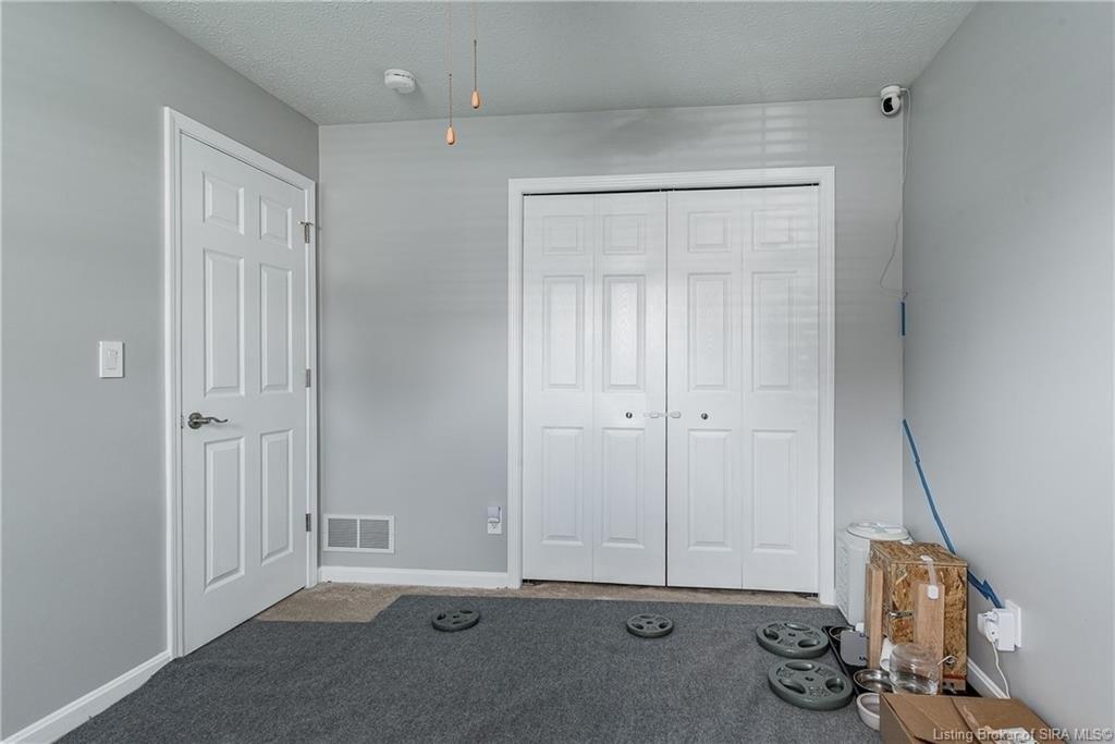 Kingsfield St, Jeffersonville, IN 47130