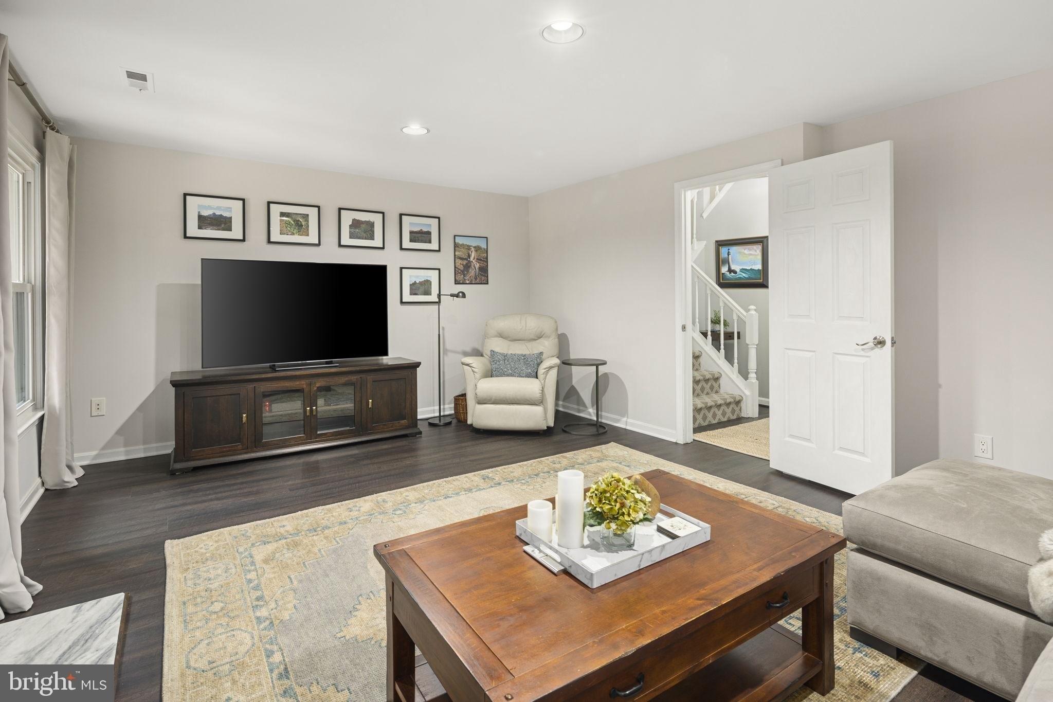 Buxton Ct, Alexandria, VA 22315