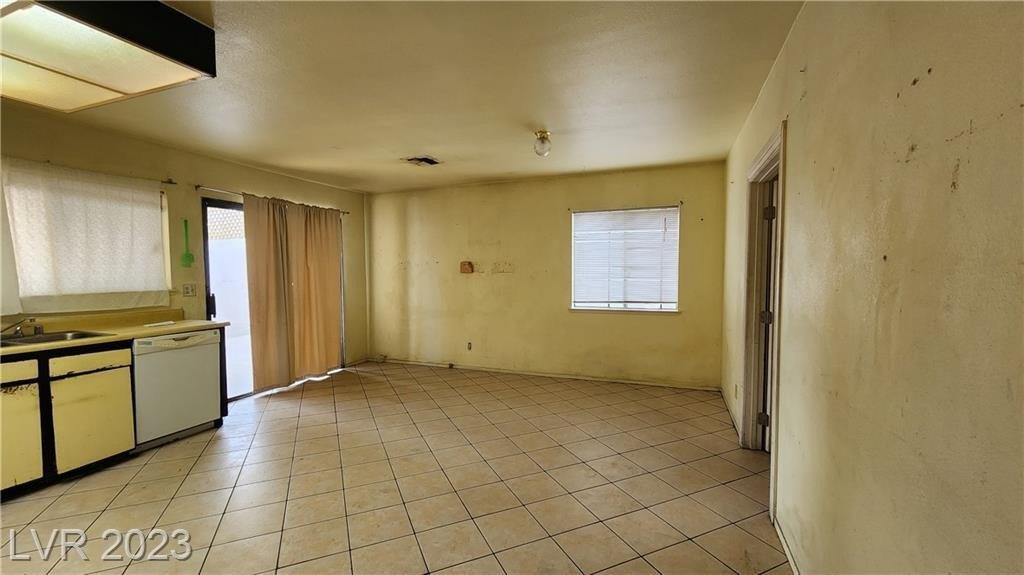 Larchwood Ln, Las Vegas, NV 89103