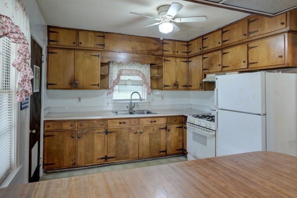 Springvalley Dr, Forest Park, GA 30297