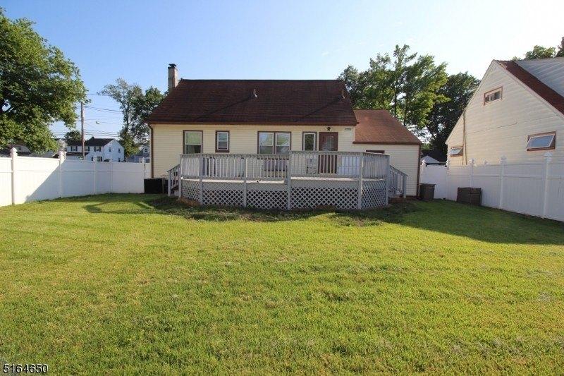 Wood Ave, Roselle, NJ 07203