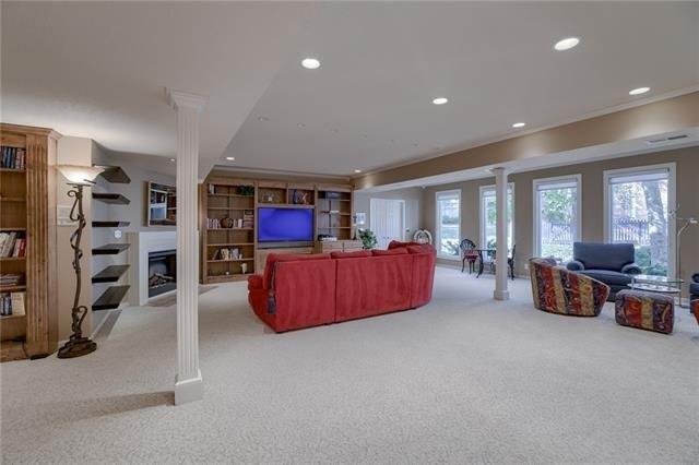 N Mattox Rd, Kansas City, MO 64151