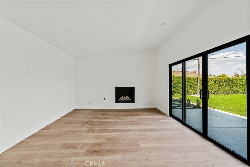 Canzonet St, Woodland Hills, CA 91367