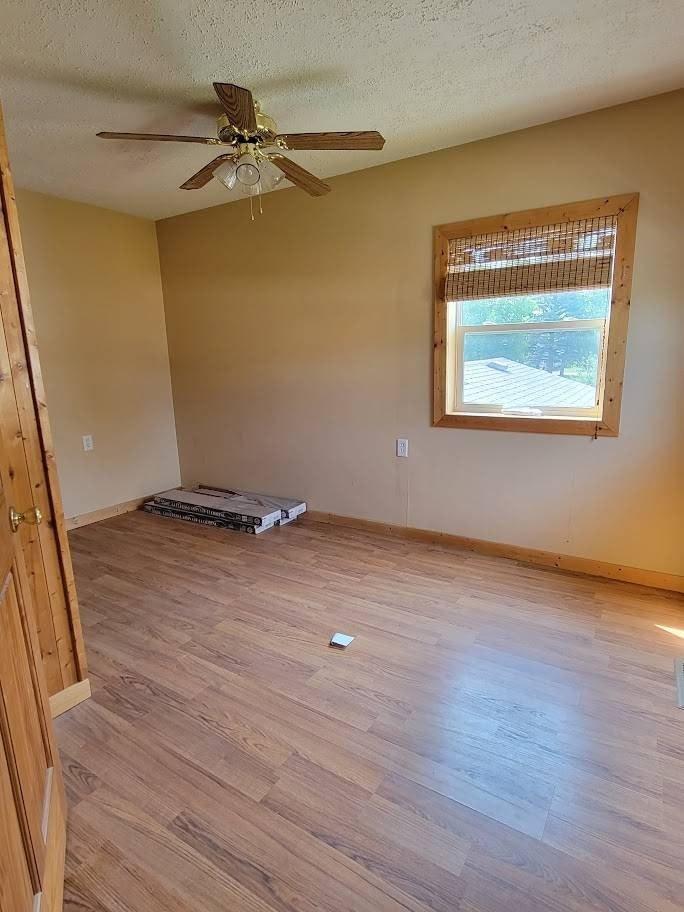 Lenham Ave Se, Cooperstown, ND 58425