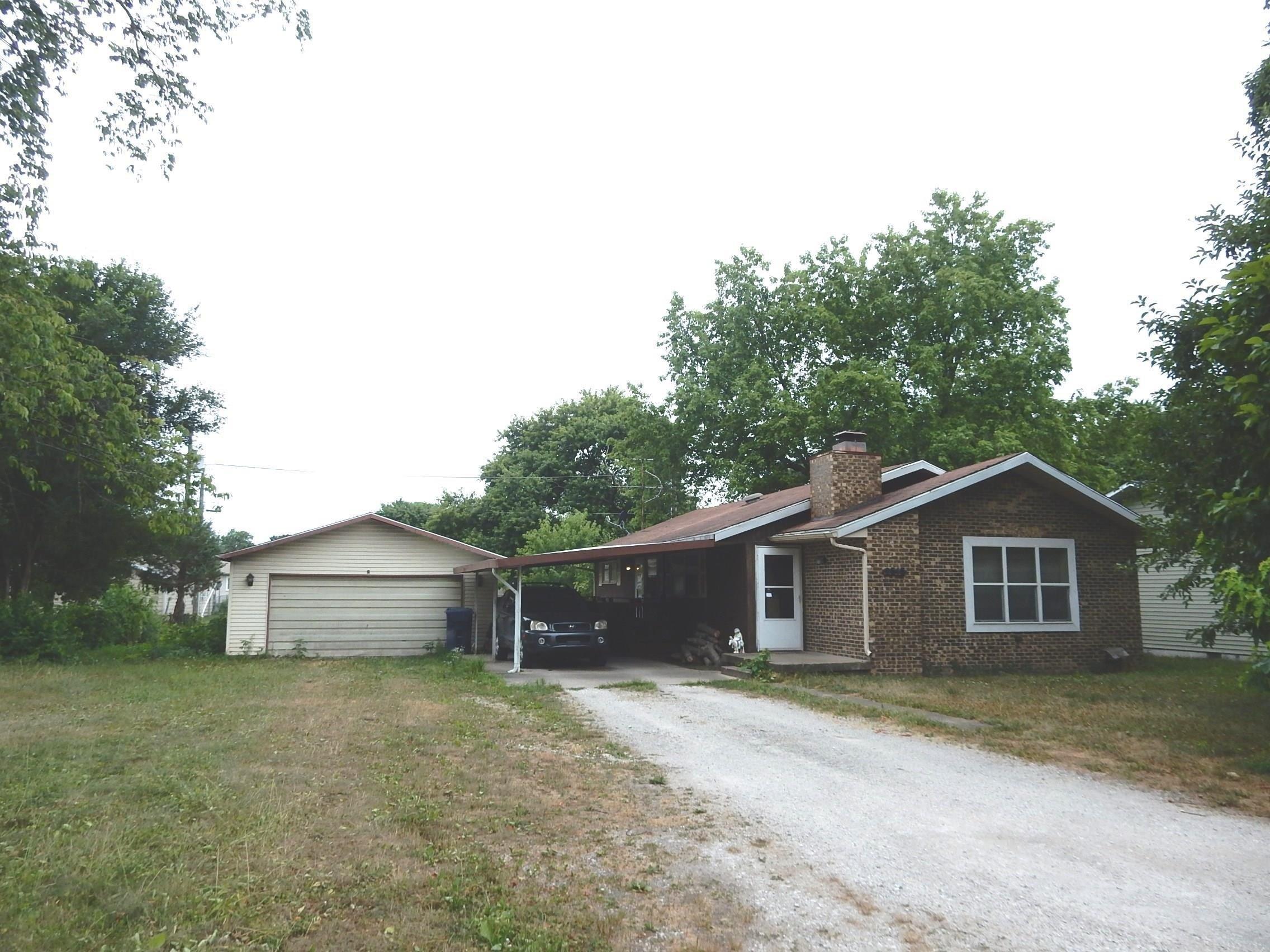 S 10th St, Terre Haute, IN 47802