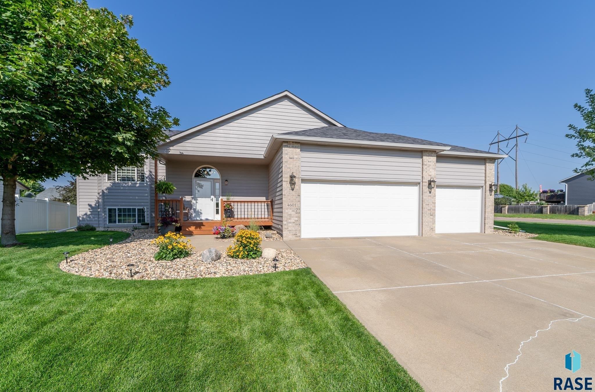 S Dunlap Ave, Sioux Falls, SD 57106
