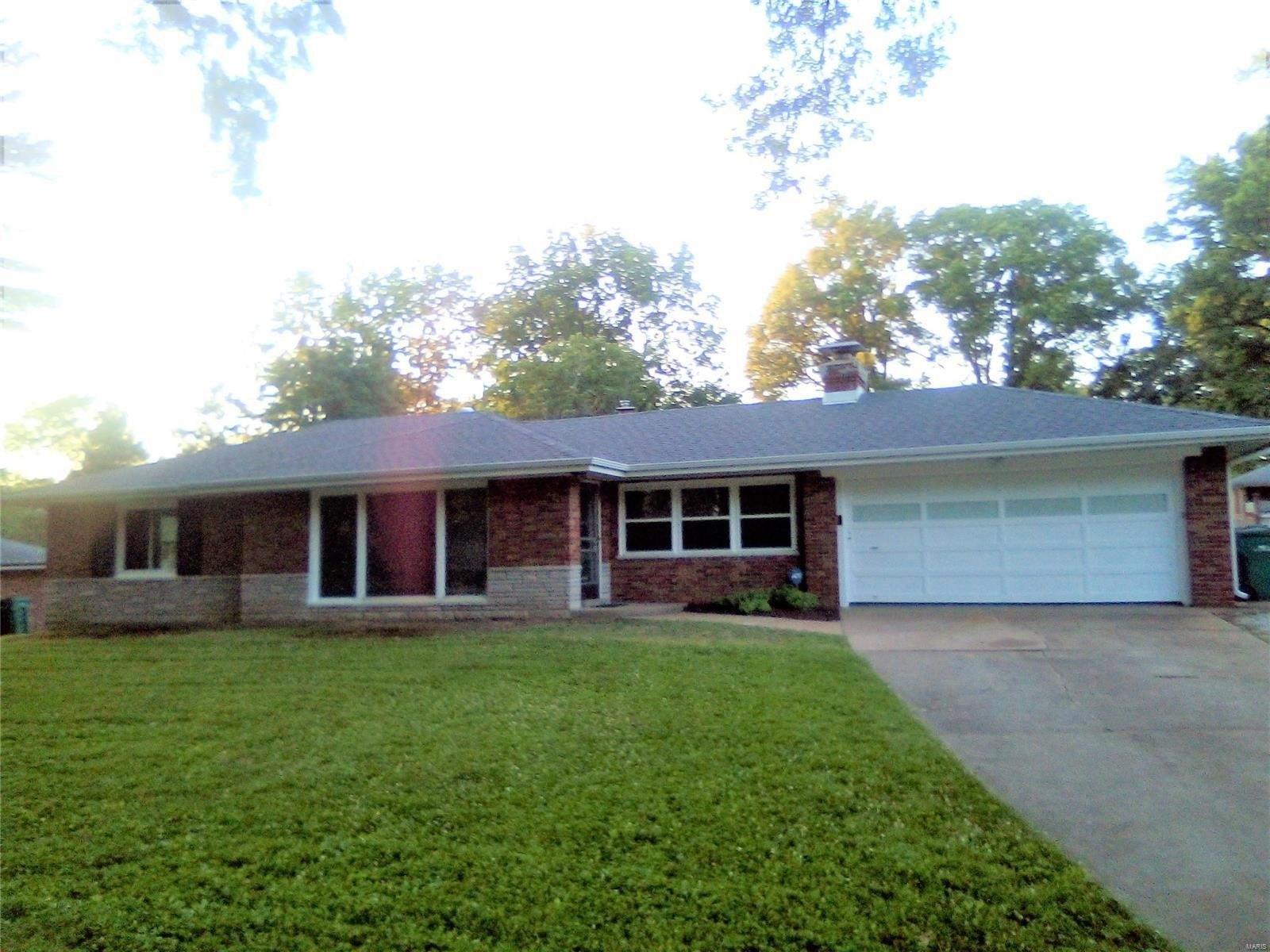 June Dr, Saint Louis, MO 63138
