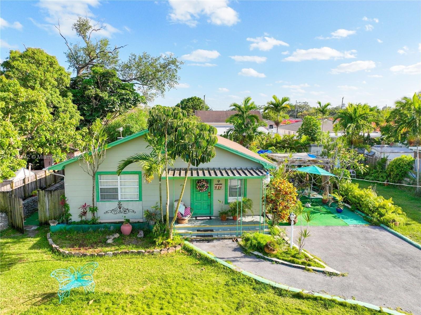 Sw 14th St, Miami, FL 33144