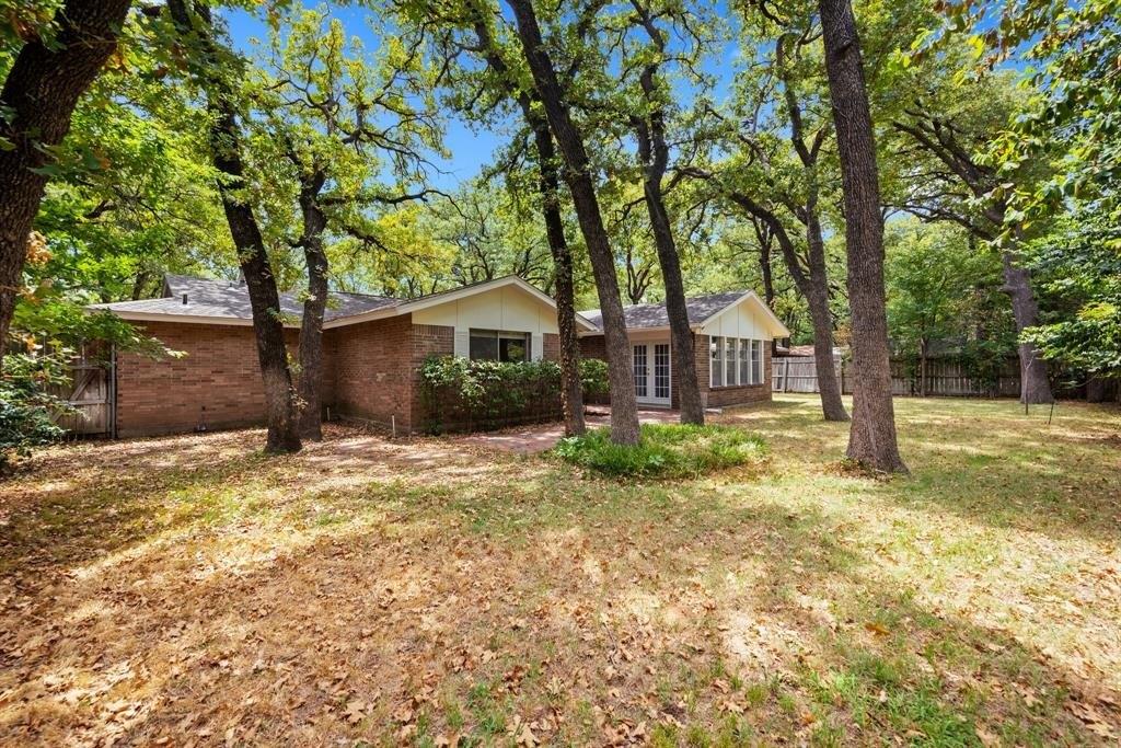 Friendswood Dr, Arlington, TX 76013