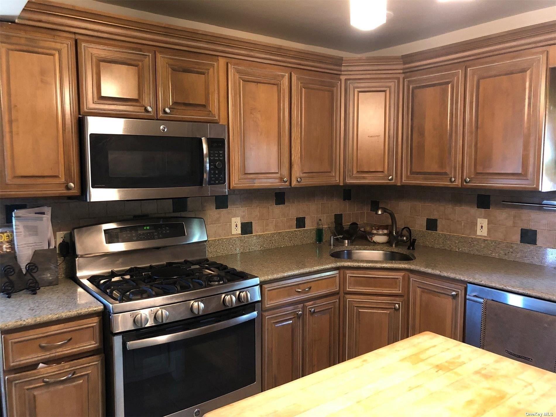 Hampton Rd, Woodmere, NY 11598
