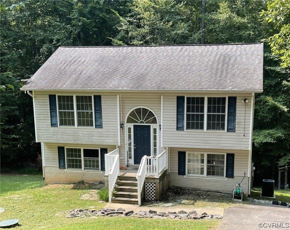 Oaklawn Cir, Ruther Glen, VA 22546