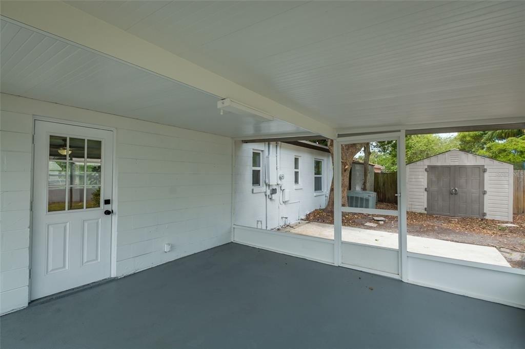 W Rogers Ave, Tampa, FL 33611