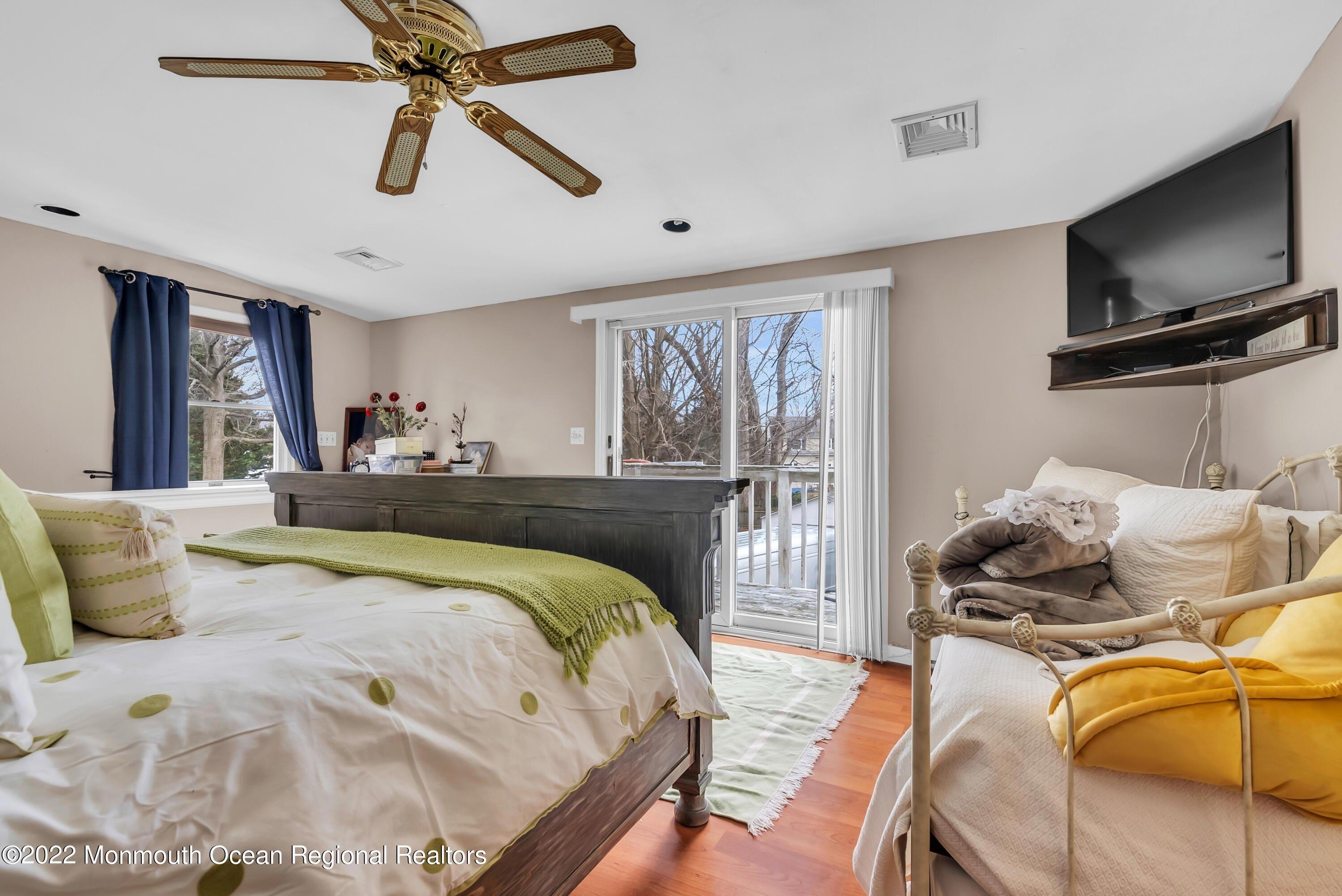 Woolley Pl, West Long Branch, NJ 07764
