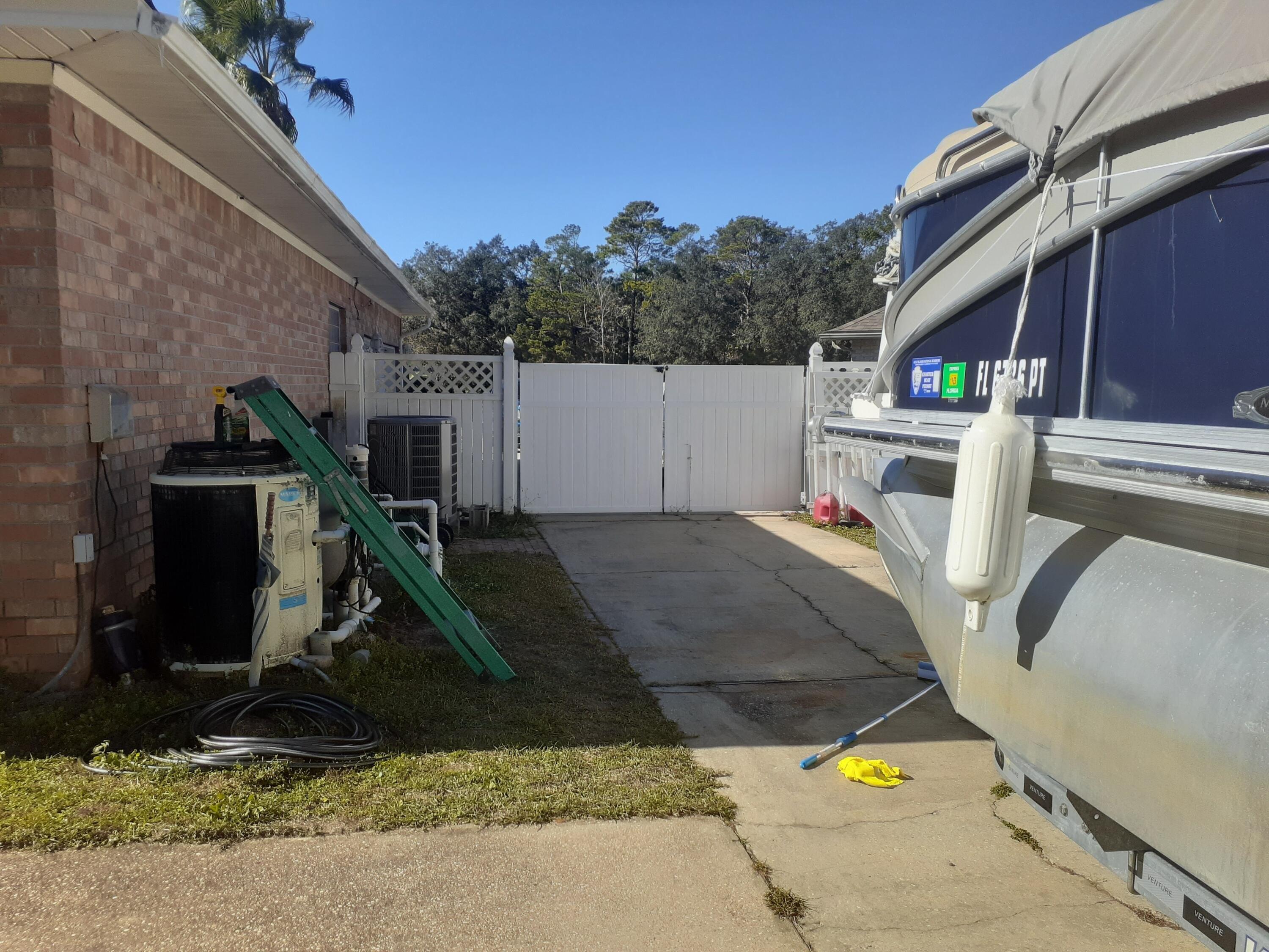 Gaspar Ct, Navarre, FL 32566