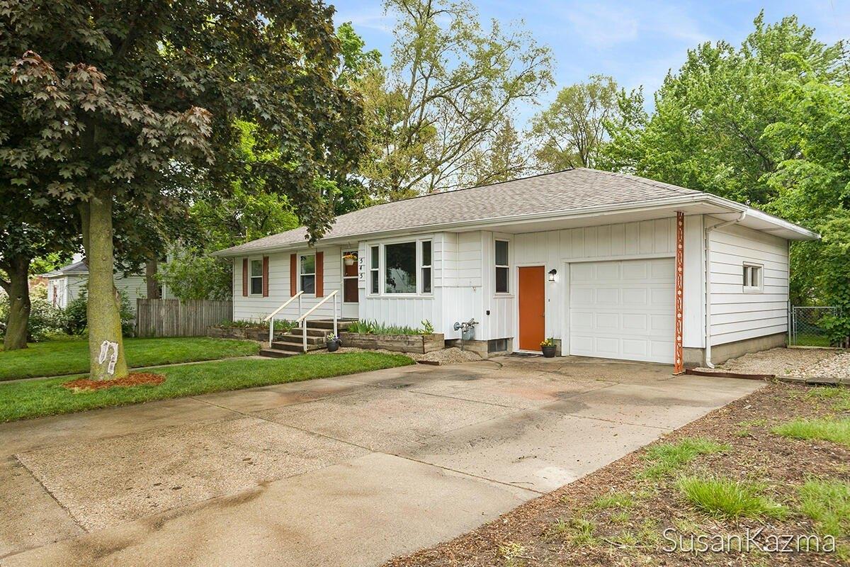 52nd St Se, Grand Rapids, MI 49548