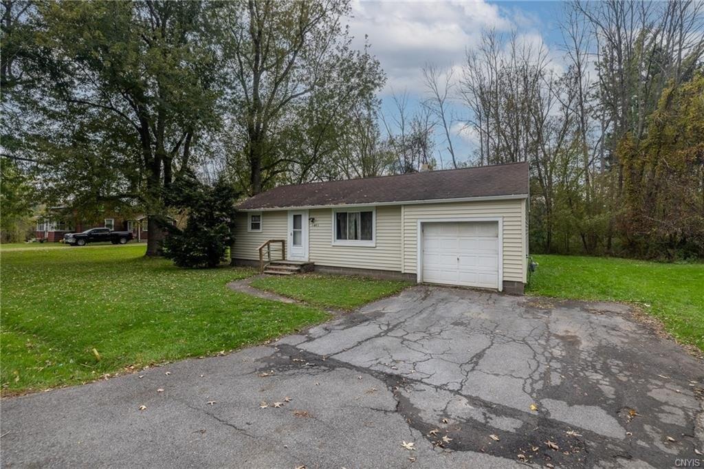 Lakeshore Rd, Cicero, NY 13039