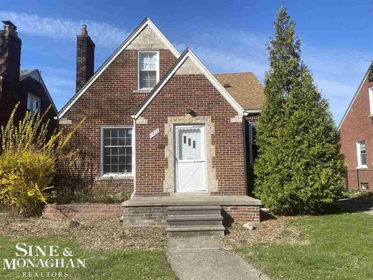 Stanhope St, Grosse Pointe Woods, MI 48236