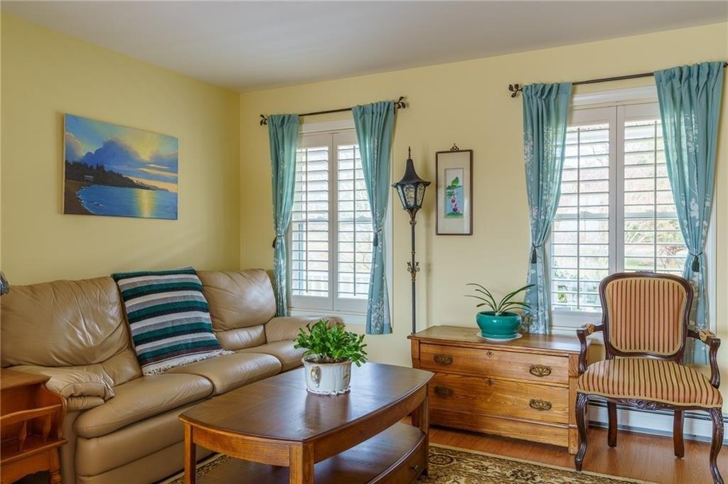 Main Rd, Tiverton, RI 02878