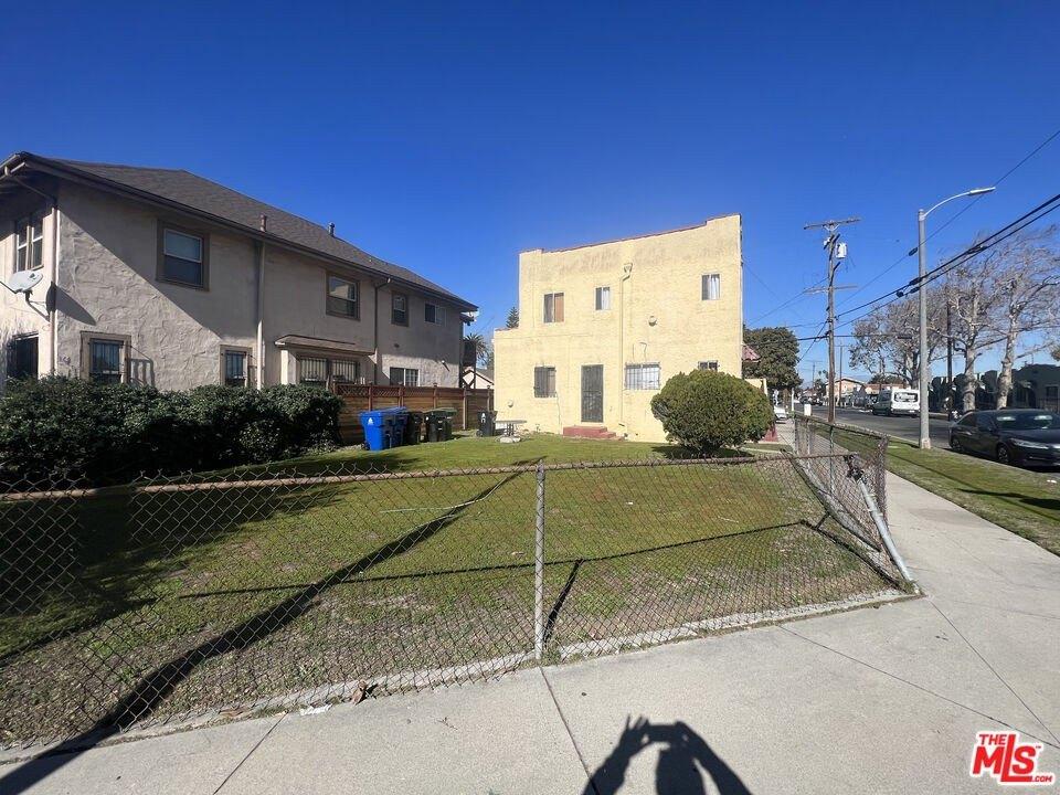 S Halldale Ave, Los Angeles, CA 90047