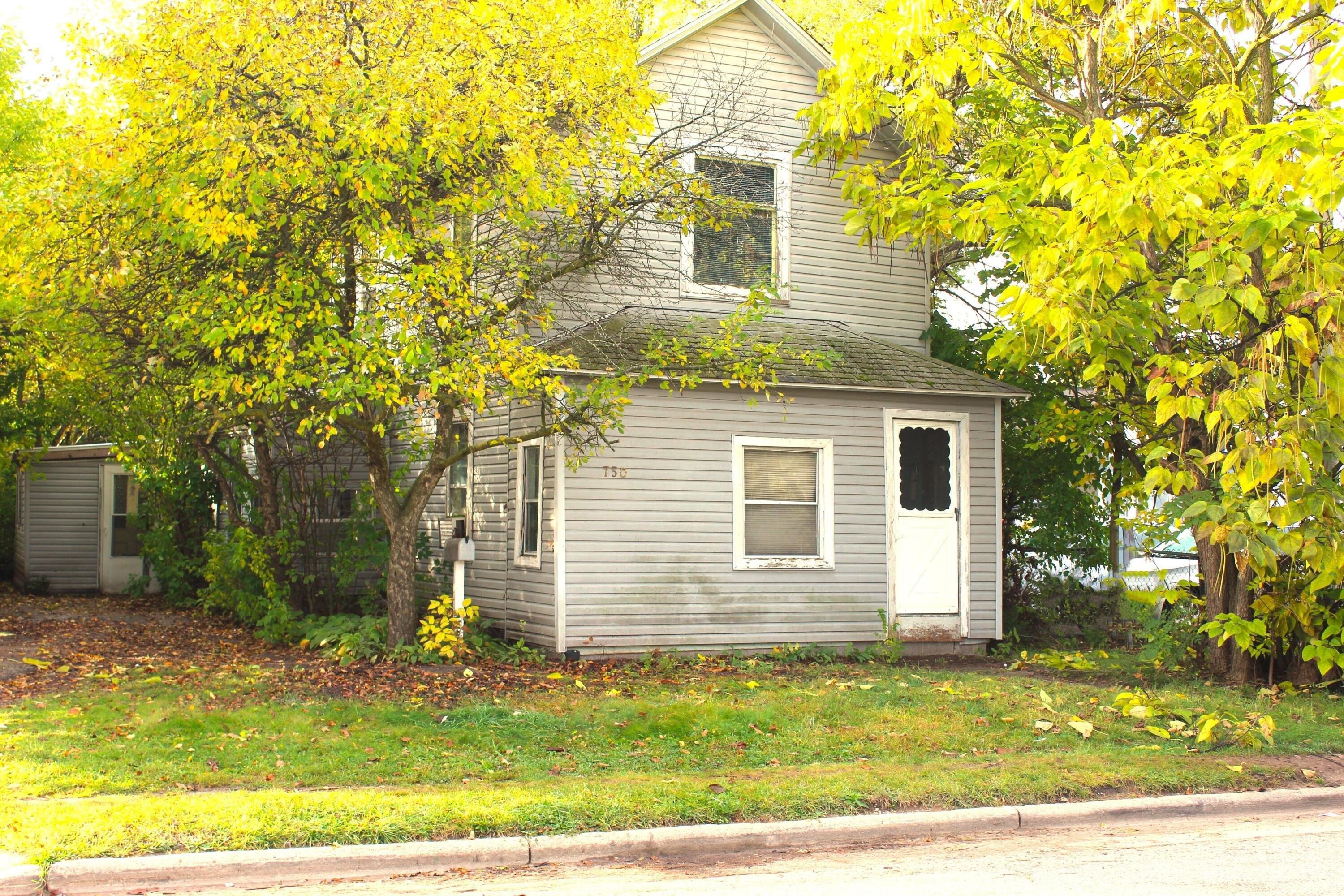 Alger St Sw, Wyoming, MI 49509