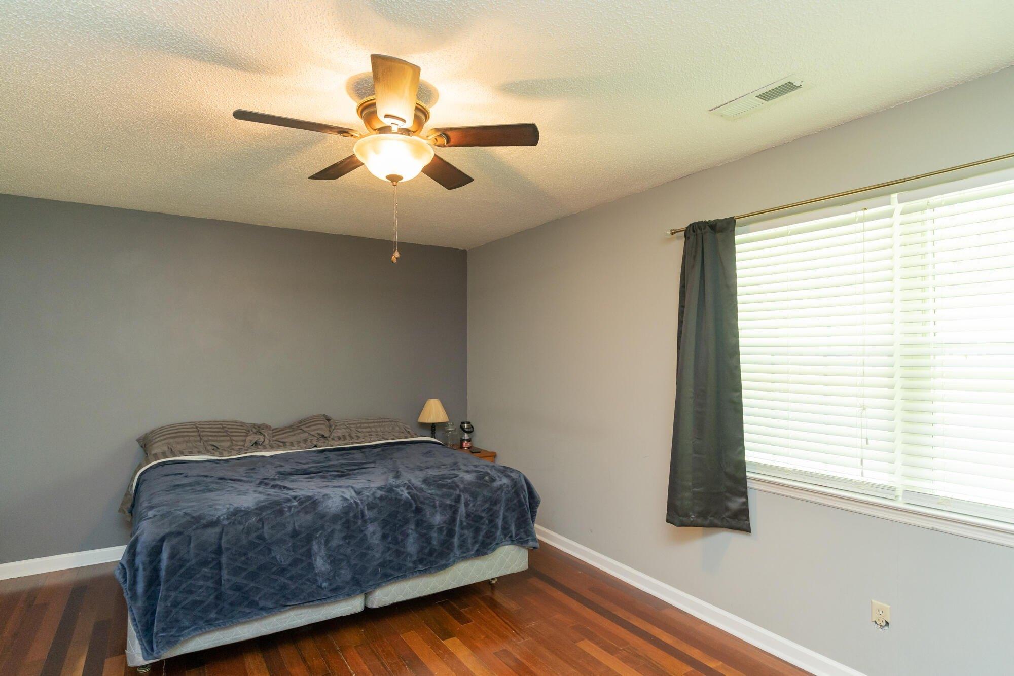 Janie Ave, Ringgold, GA 30736