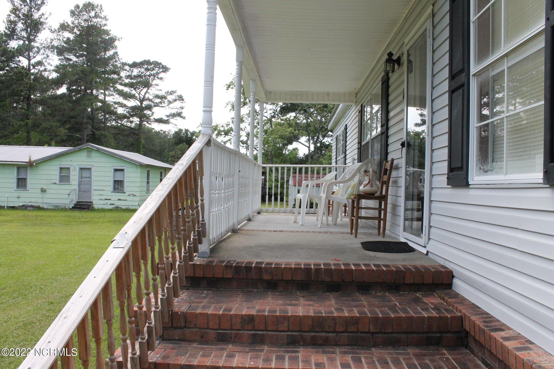 Sam Potts Hwy, Hallsboro, NC 28442