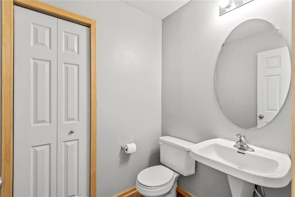Lamplight Dr, Albertville, MN 55301