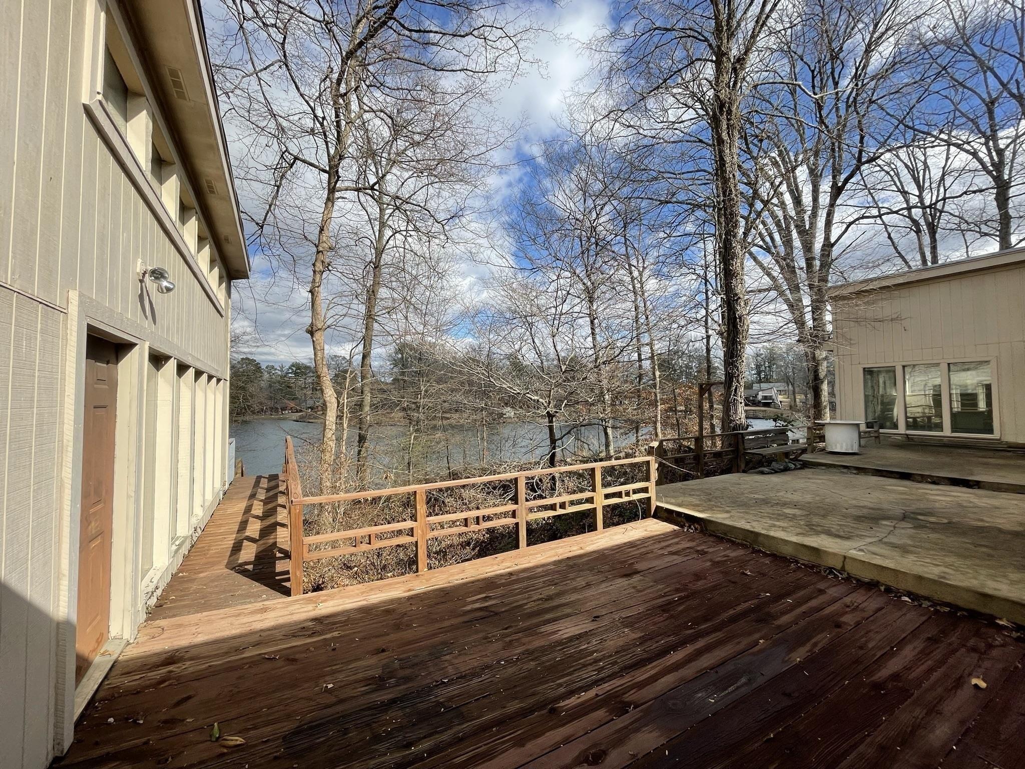 Springfield Dr, Memphis, TN 38128