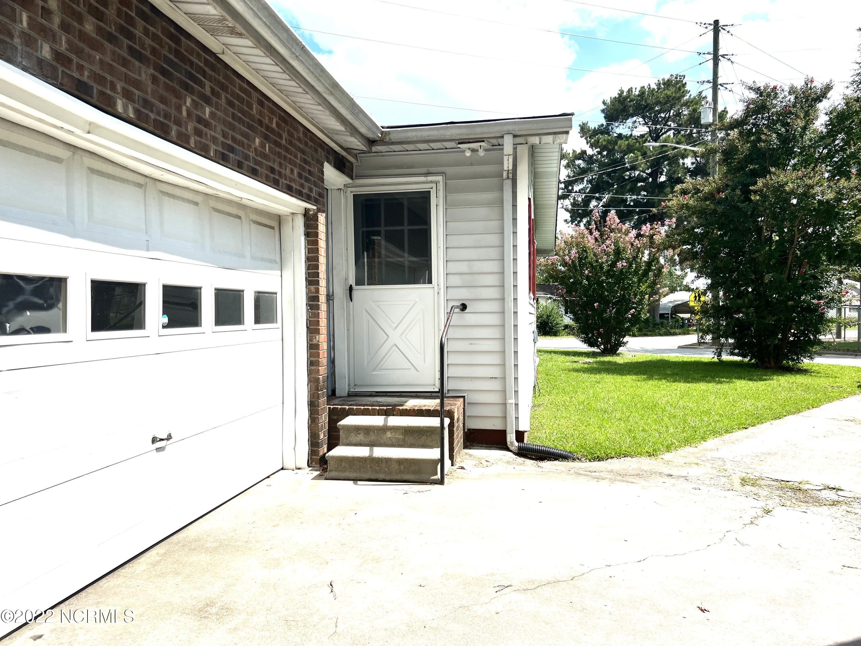 Jones St, Winterville, NC 28590