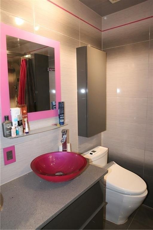 Crestwater Ct, Staten Island, NY 10305