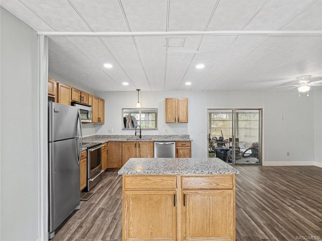 Eastern Circle Dr, Brooksville, FL 34613