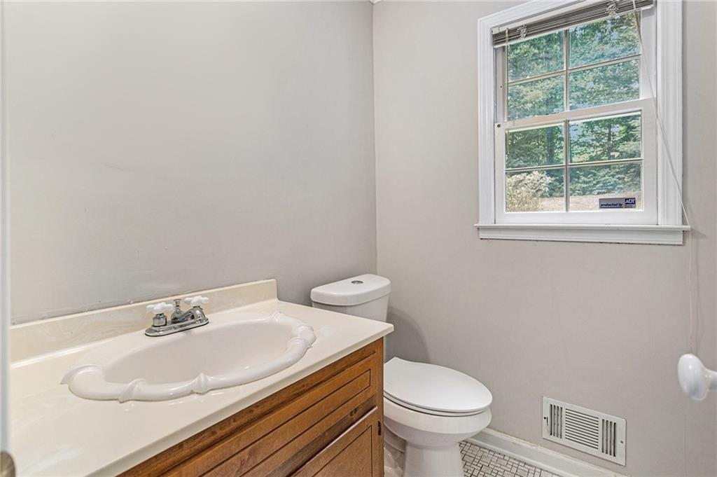 Swift Creek Dr, Lithonia, GA 30058