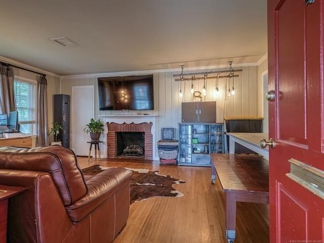 W 15th St, Tulsa, OK 74119