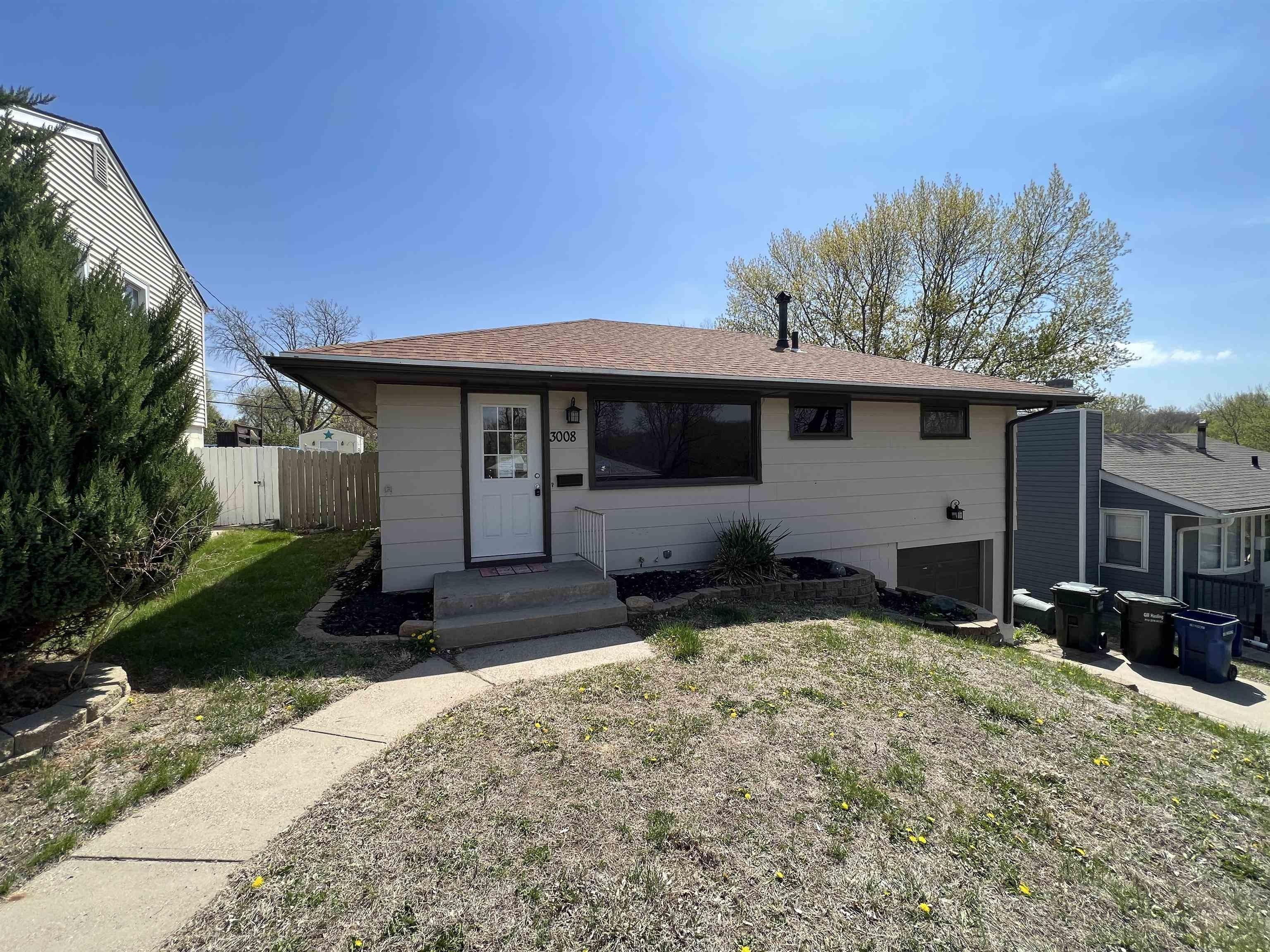 S Cornelia St, Sioux City, IA 51106