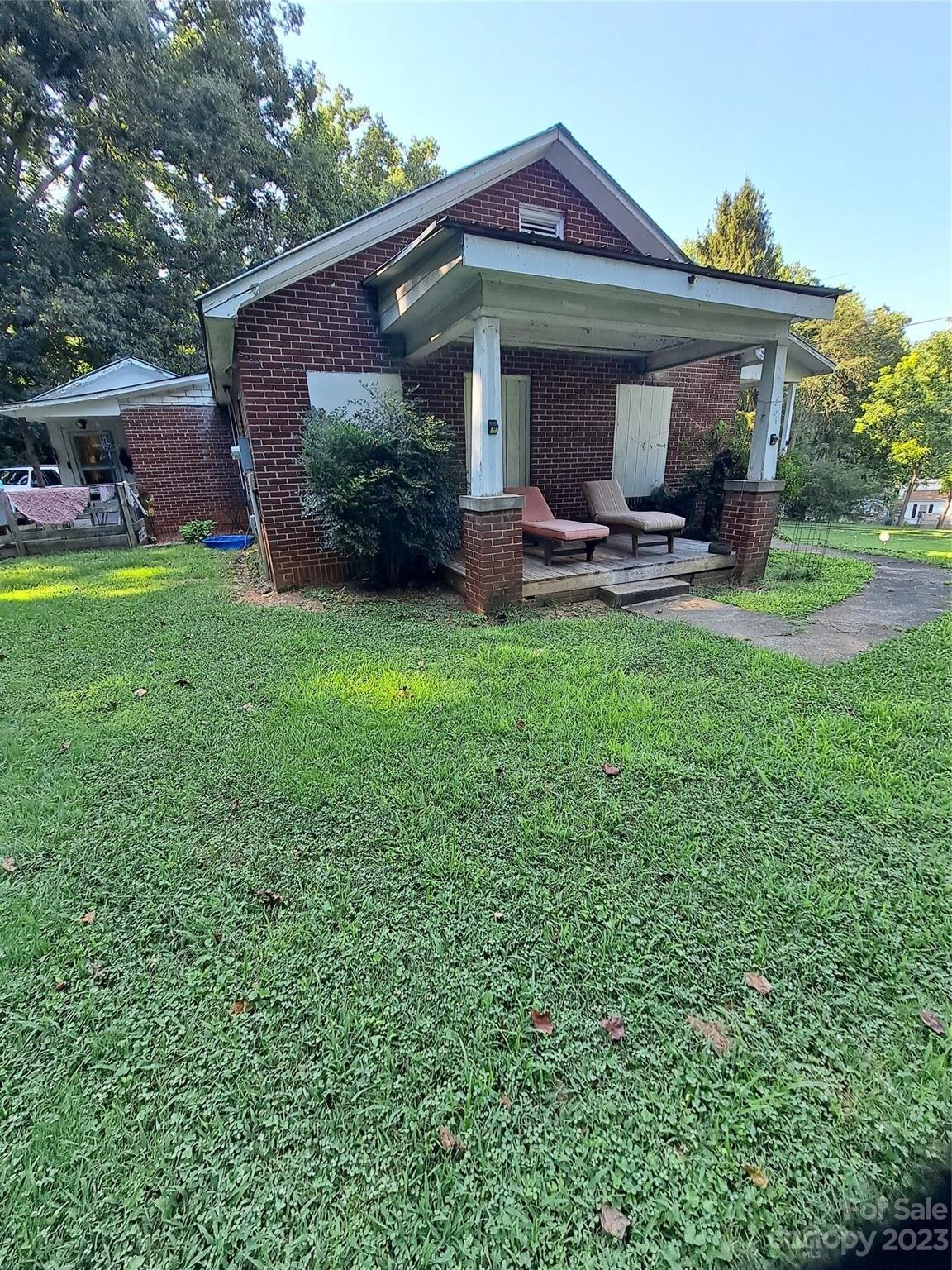 Connelly Springs Rd, Lenoir, NC 28645