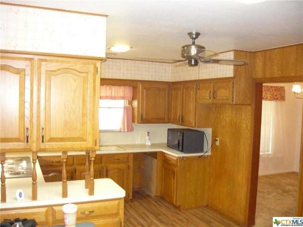 E Live Oak St, La Grange, TX 78945