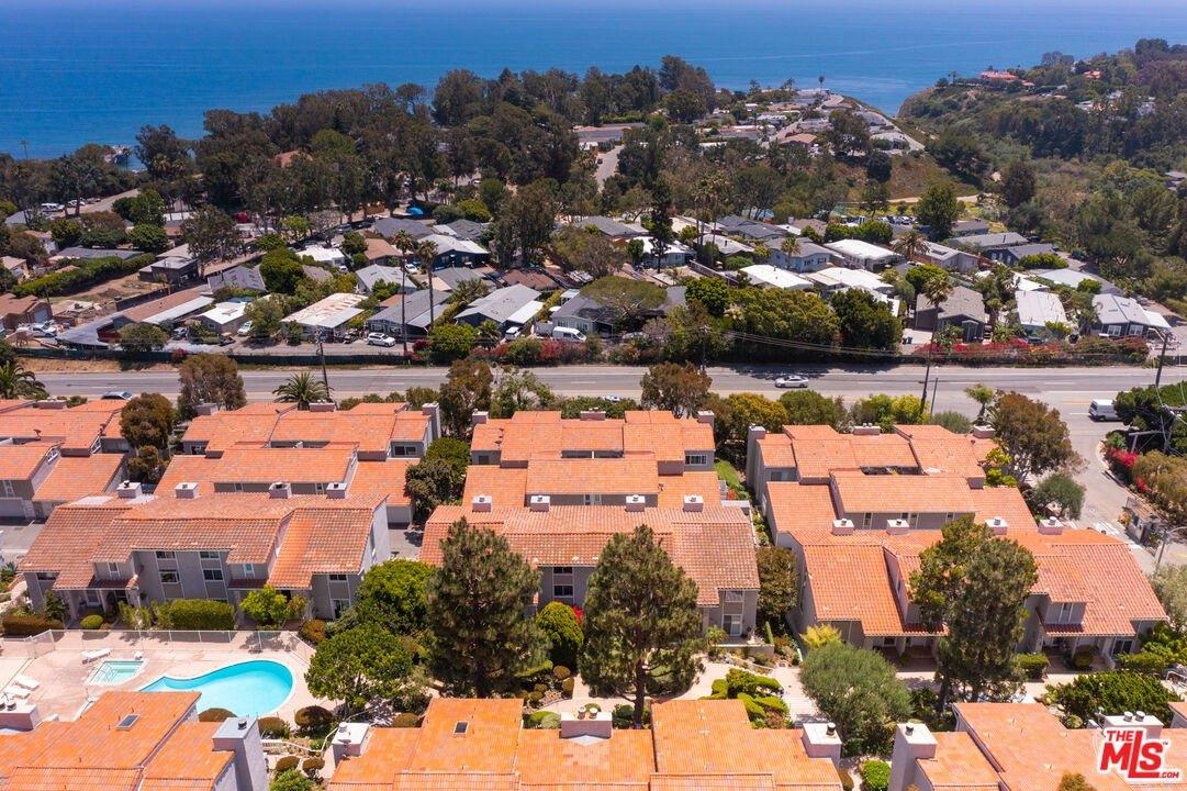 Rey De Copas Ln, Malibu, CA 90265