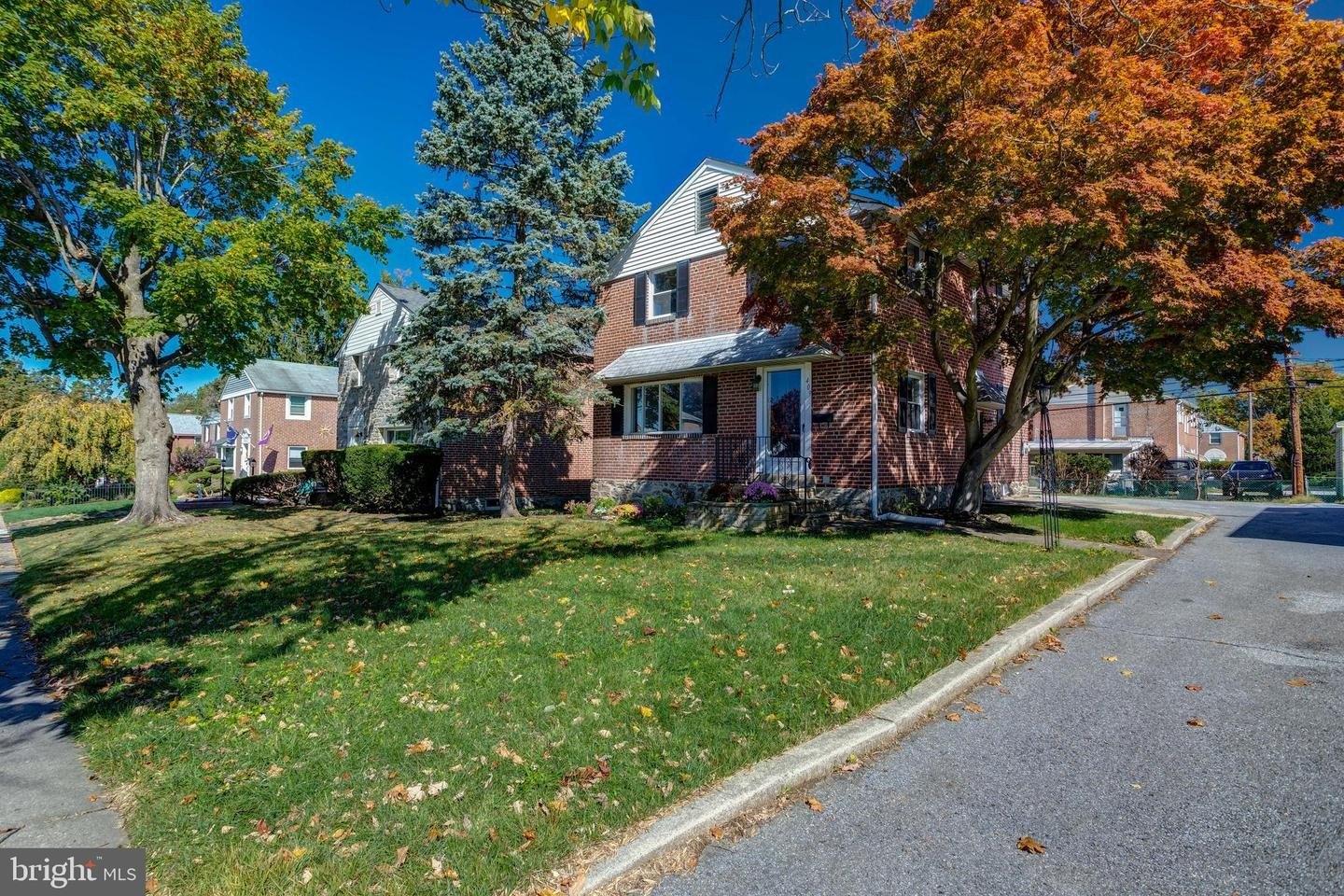 W Grays Ave, Glenolden, PA 19036