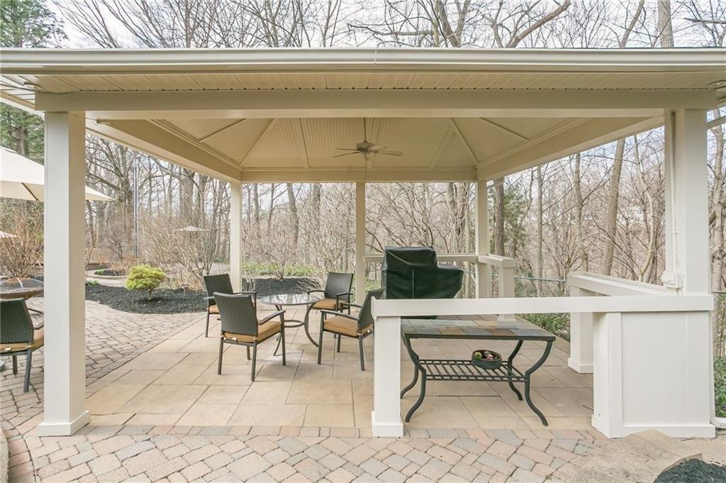 Canyon Trl, Rochester, NY 14625