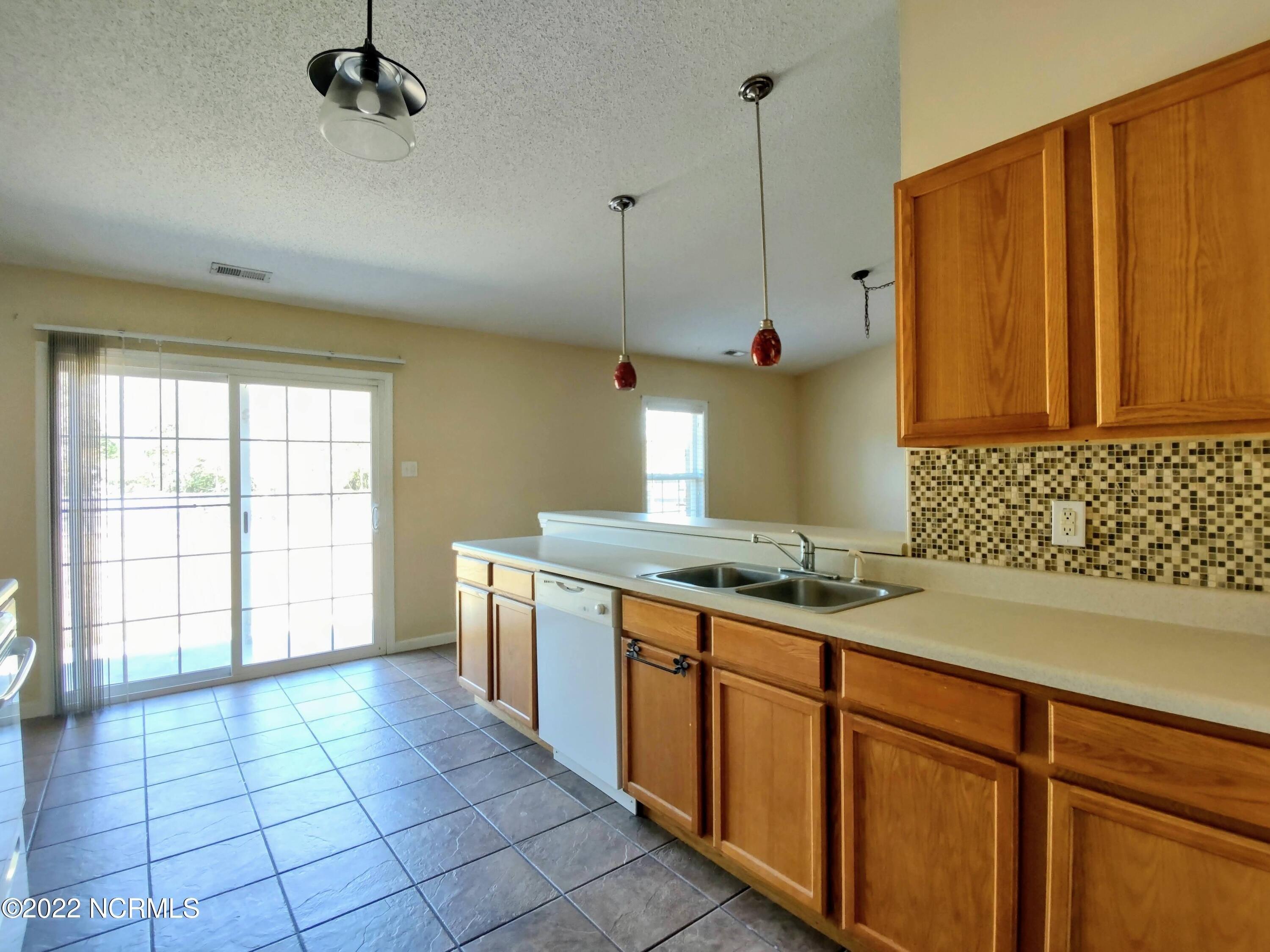 Magnolia Ln, Hubert, NC 28539