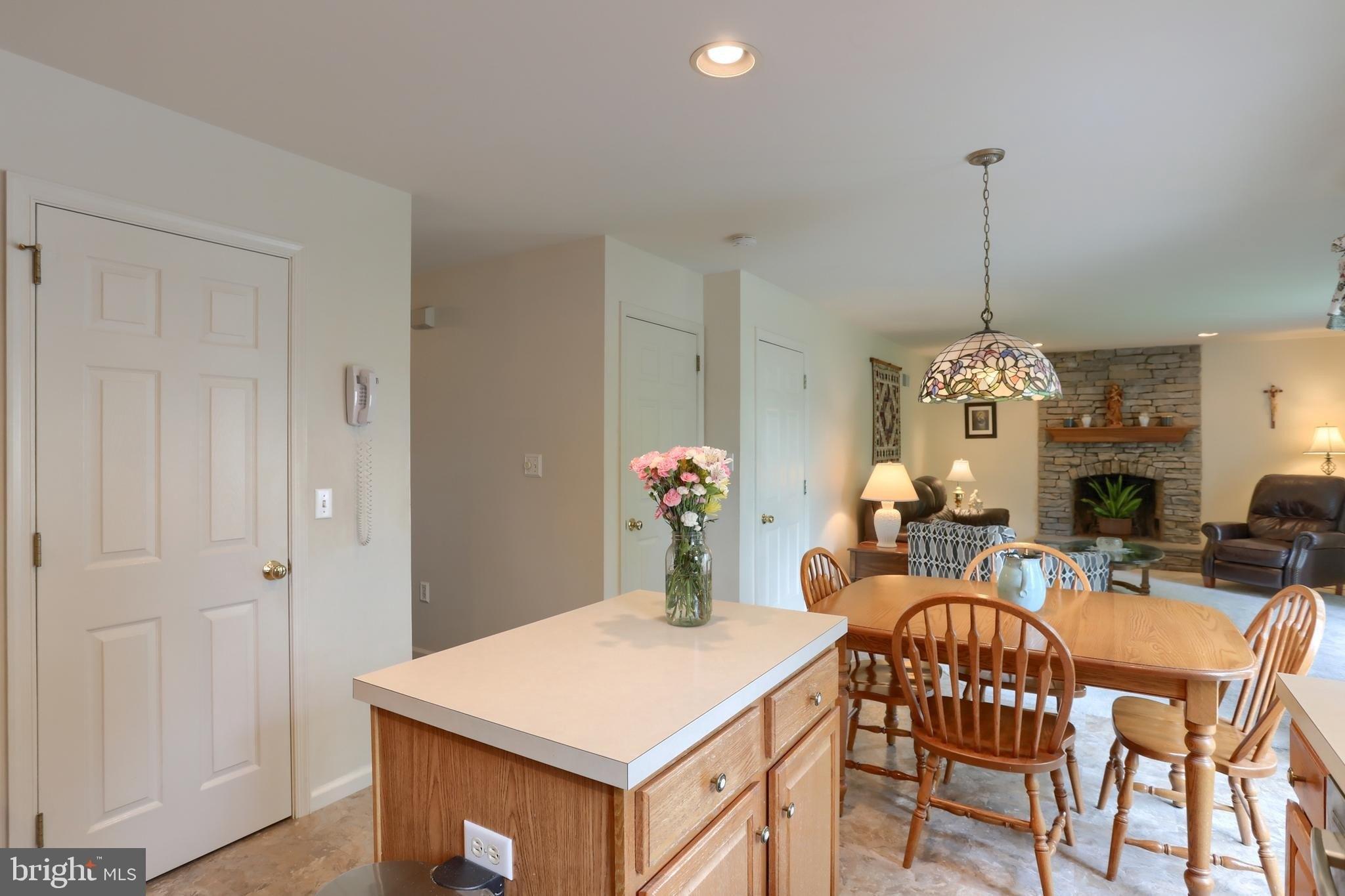 Oak Ln, Palmyra, PA 17078