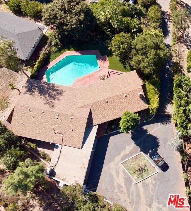 N Tigertail Rd, Los Angeles, CA 90049
