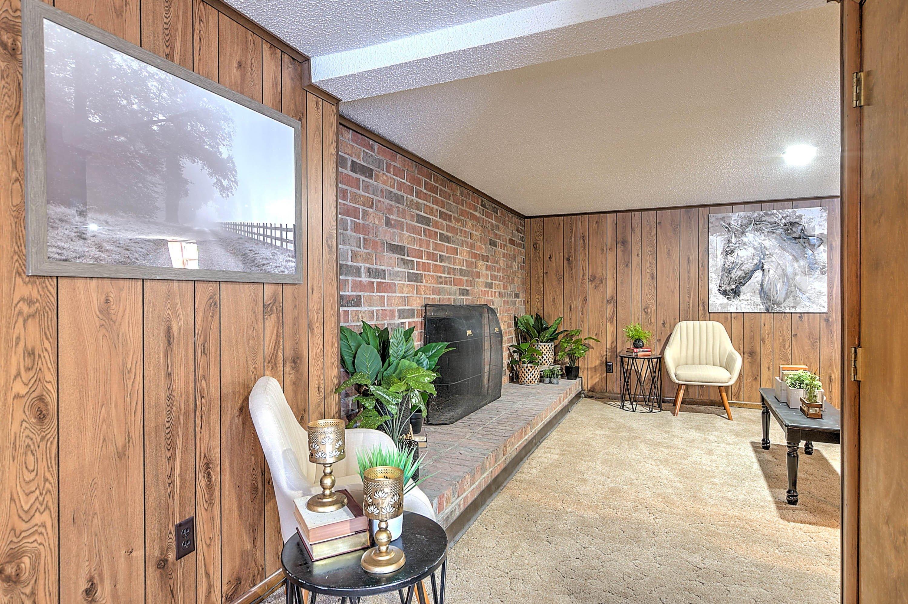 W Crown, Bristol, TN 37620