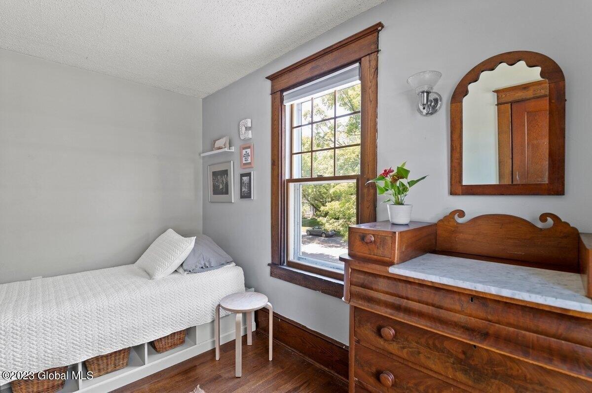 East Ave, Saratoga Springs, NY 12866