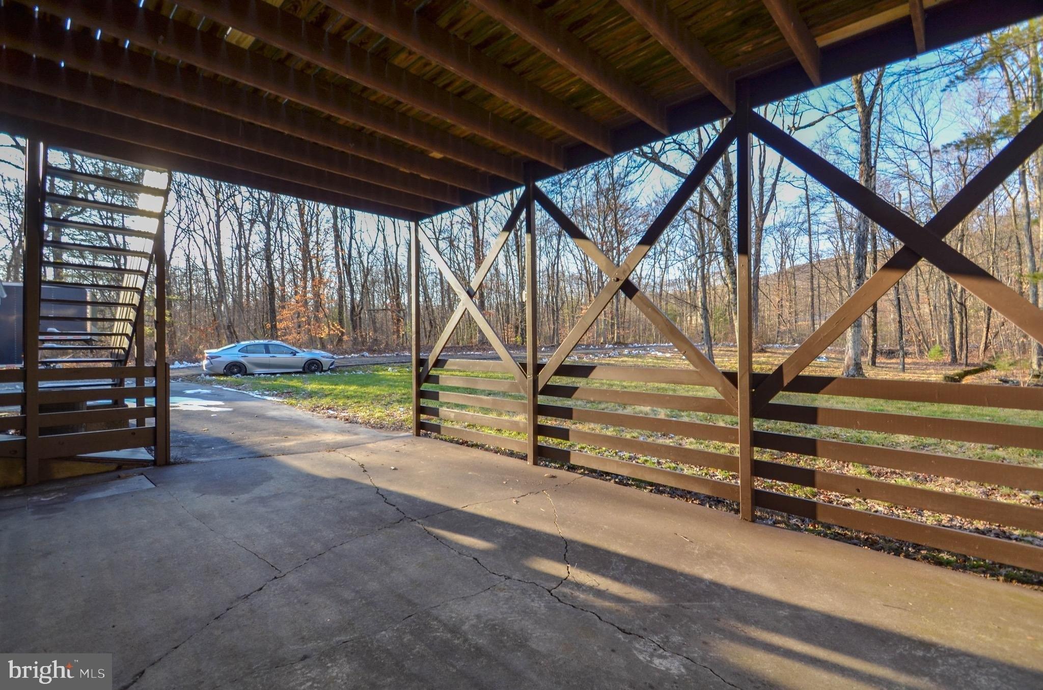 Mountain Rd, Slatington, PA 18080